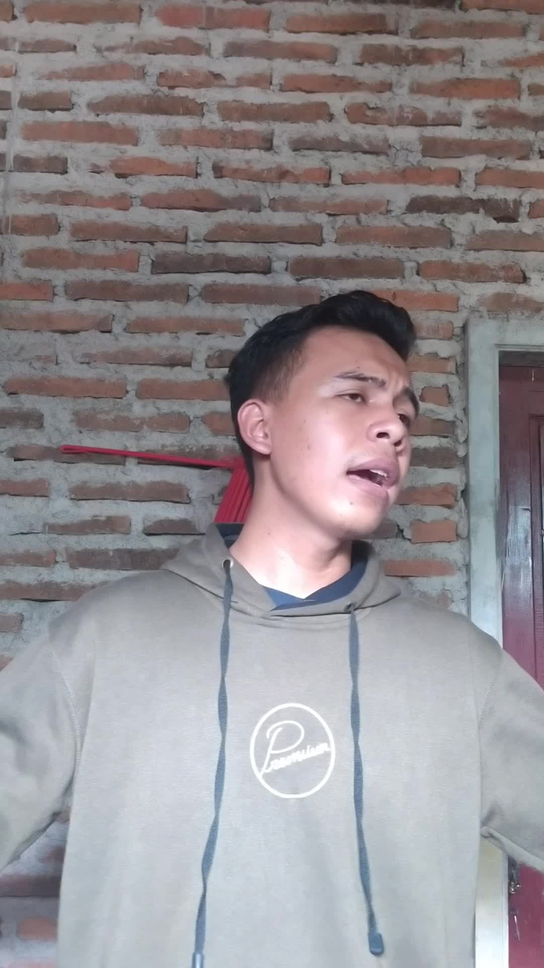 Nama : Taufiq Hidayat umur 21tahun asal cirebon jawa barat saya akan mengikuti audisi online #auditionrisingstardangdutindonesia #Risingstar