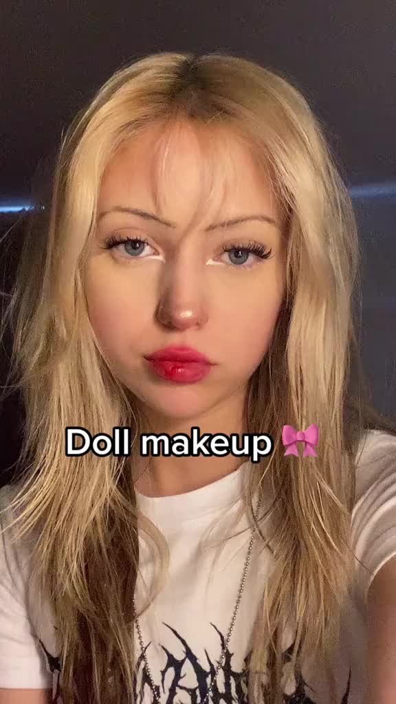 tutor makeup boneka