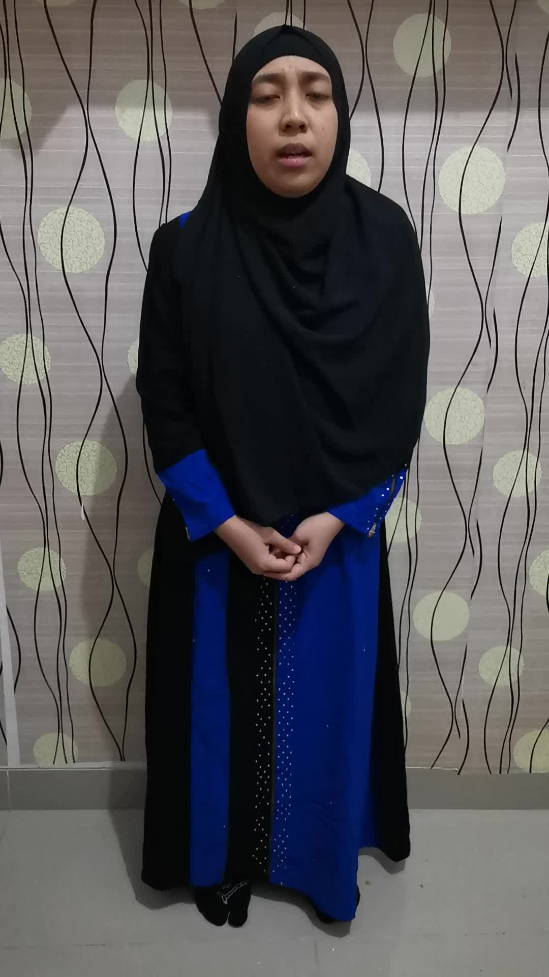 Rashulullaah SAW bersabda: Aljannatu tahta aqdaamil ummahaat, yg artinya: "Syurga itu berada dibawah telapak kaki Ibu." #voiceoframadangtv. 