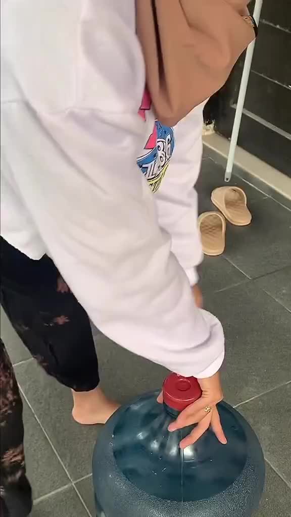 Yah Gajadi Minum Deh