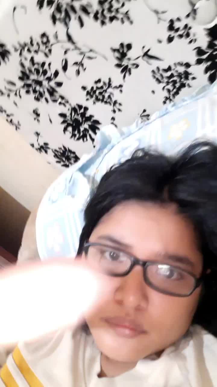 lagi scroll2 rcti plus, denger suami nyeruput es teh padahal hari pertama puasa 