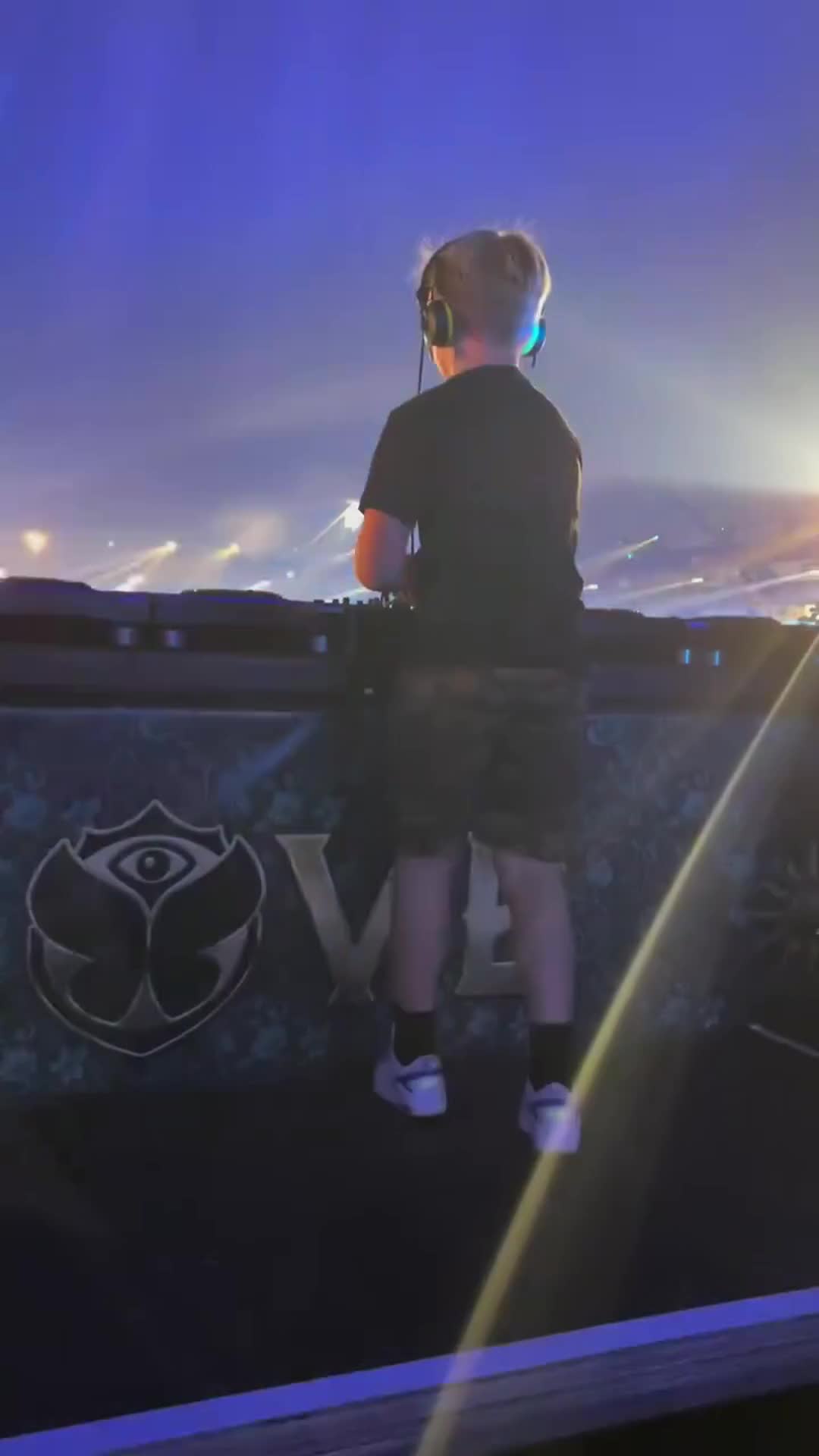 DJ Archie Tomorrowlands youngest ever DJ