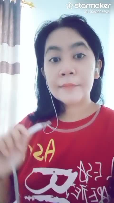 tetap semangat yukkk... cover bollywood kuch kuch hota hai  ( Titik irianingsih  ) 