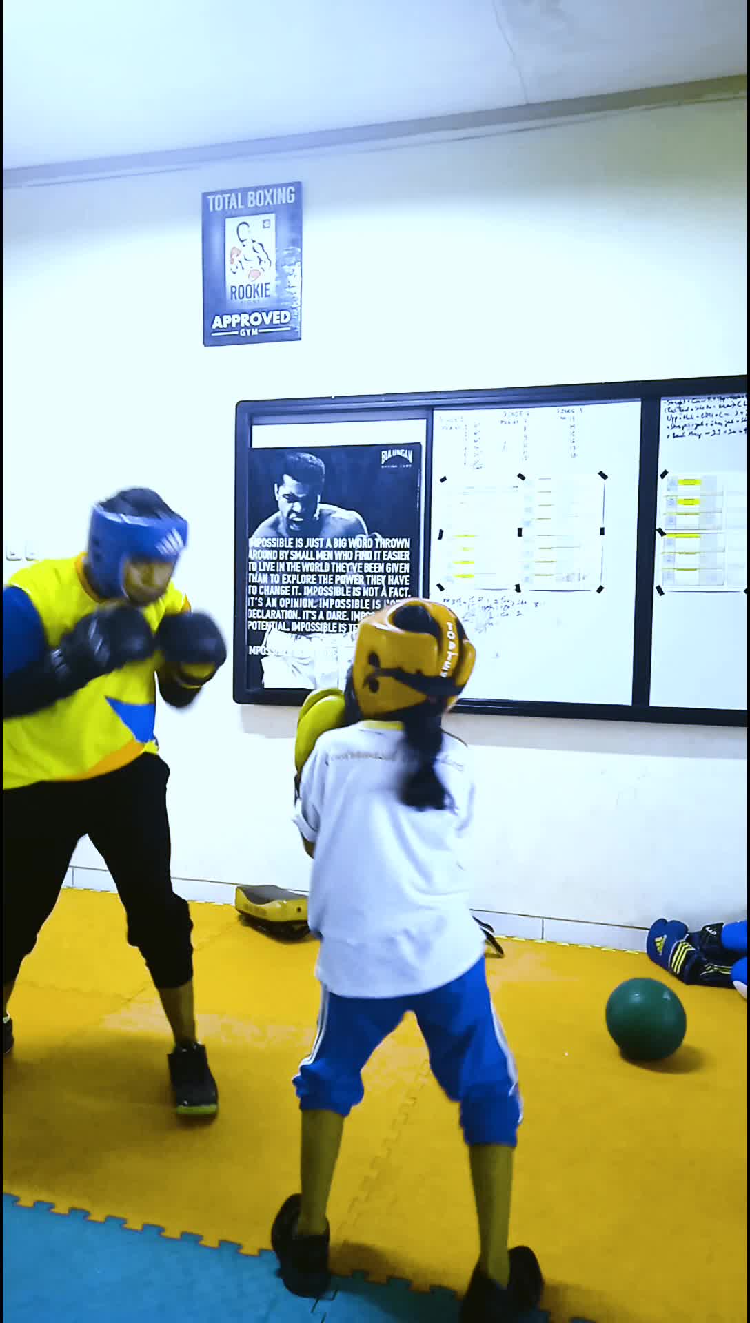 Save Boxing For Kids | Salah satu cara untuk menstimulasi bakat anak sejak dini .