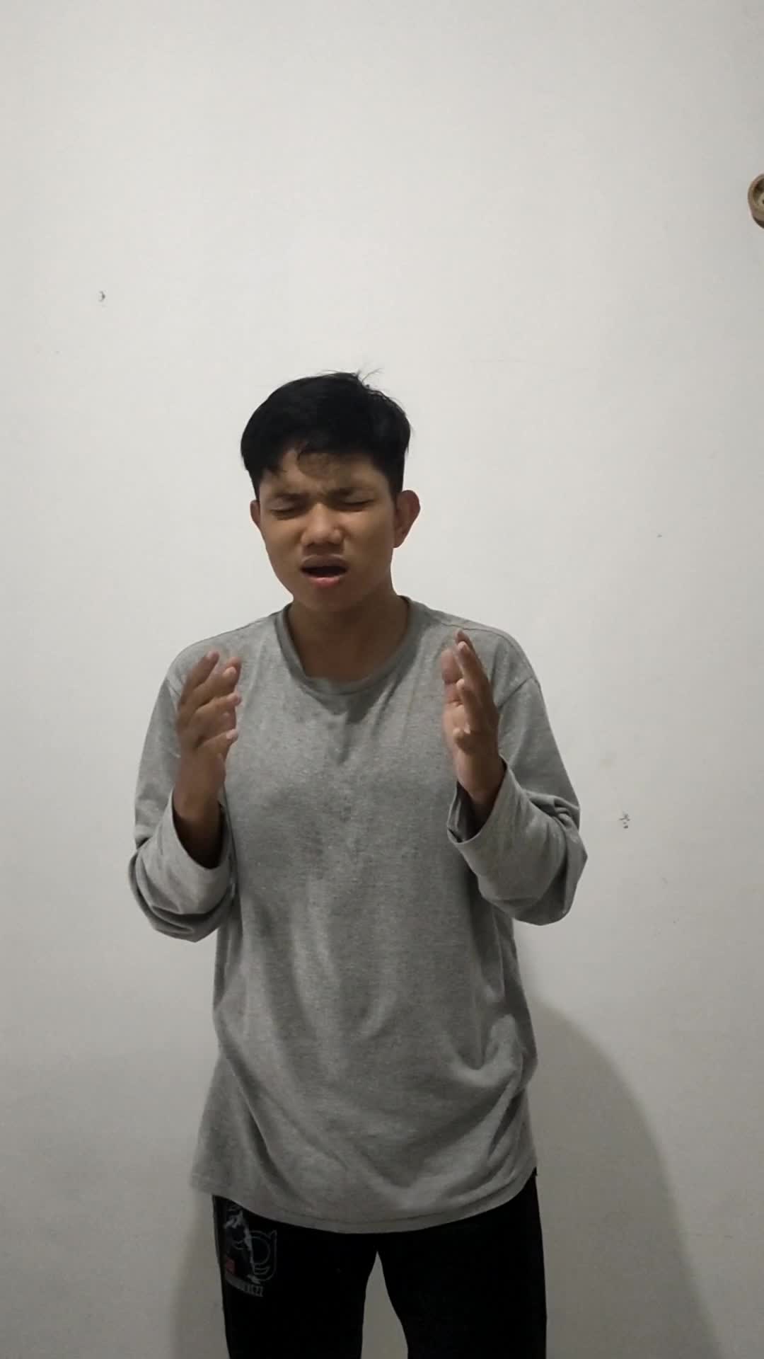 TheSingingBeeIndonesia_FAJAR_Kamu dan kenangan_(menyanyi) #audisionlinethesingingbeeindonesia