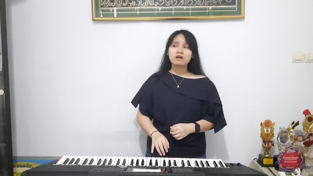 XFI2021_SOLO_Mutiara Salsabila_17 Tahun_Makassar_When We Were Young & Rise Up