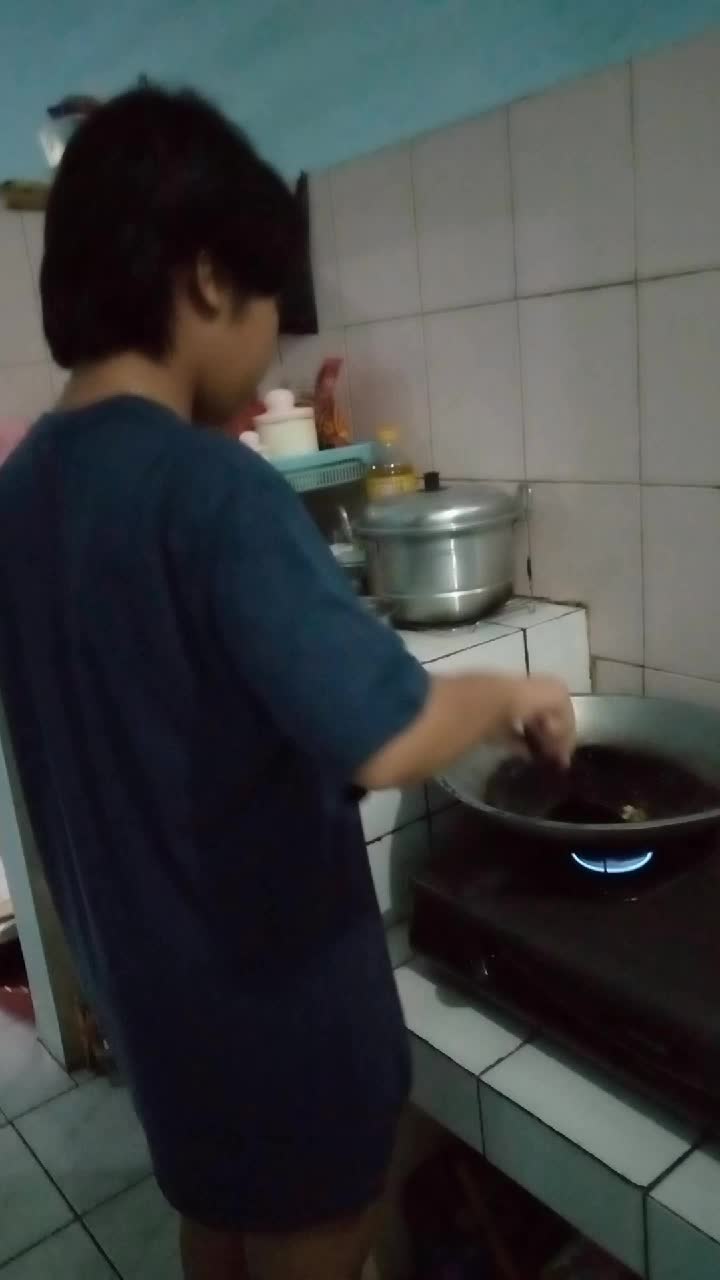 Claudy Vrede Ranata - Kwetiaw goreng 