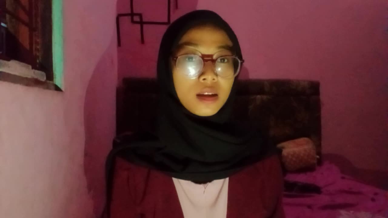 Nama sy Nur Aulia Utari,Dari darulfalah kelurahan panjisari,kec Praya kab Lombok tengah,judul (sayikhona)