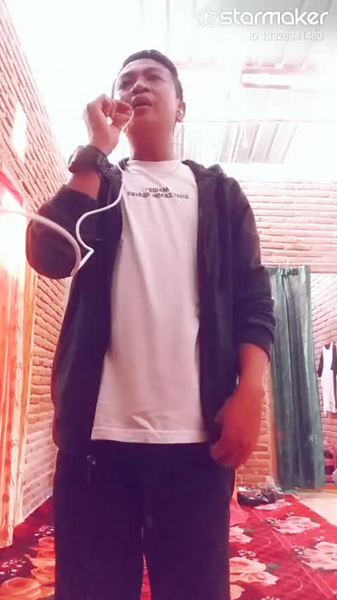 ass. nama: Arif Rahmansyah. Asal bima NTB. tinggal di dusun muhajirin desa jia kec. sape. kab. bima. hrpan sya smga trplih di bakat RingSTAR