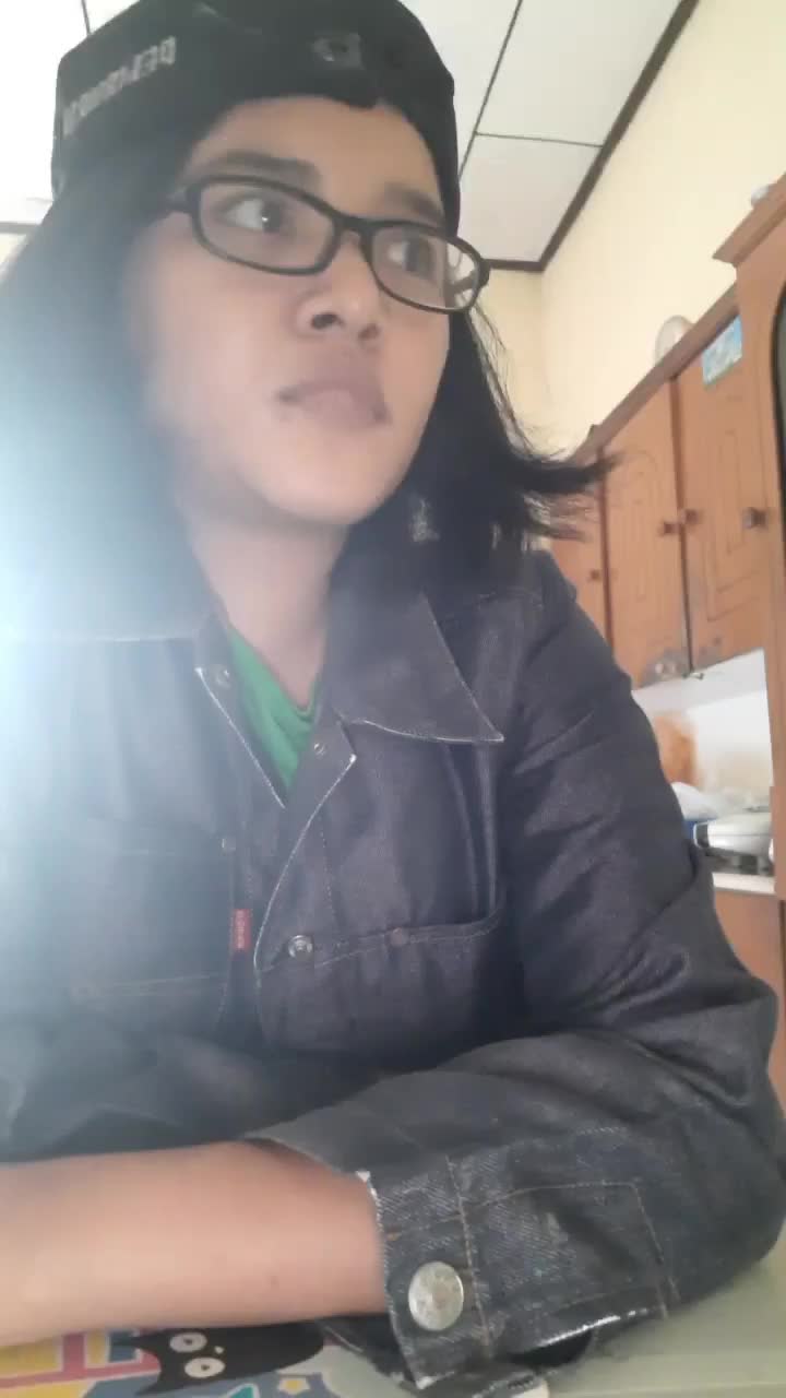 padahal kita semua mau kenal loh sama tunangan kamu