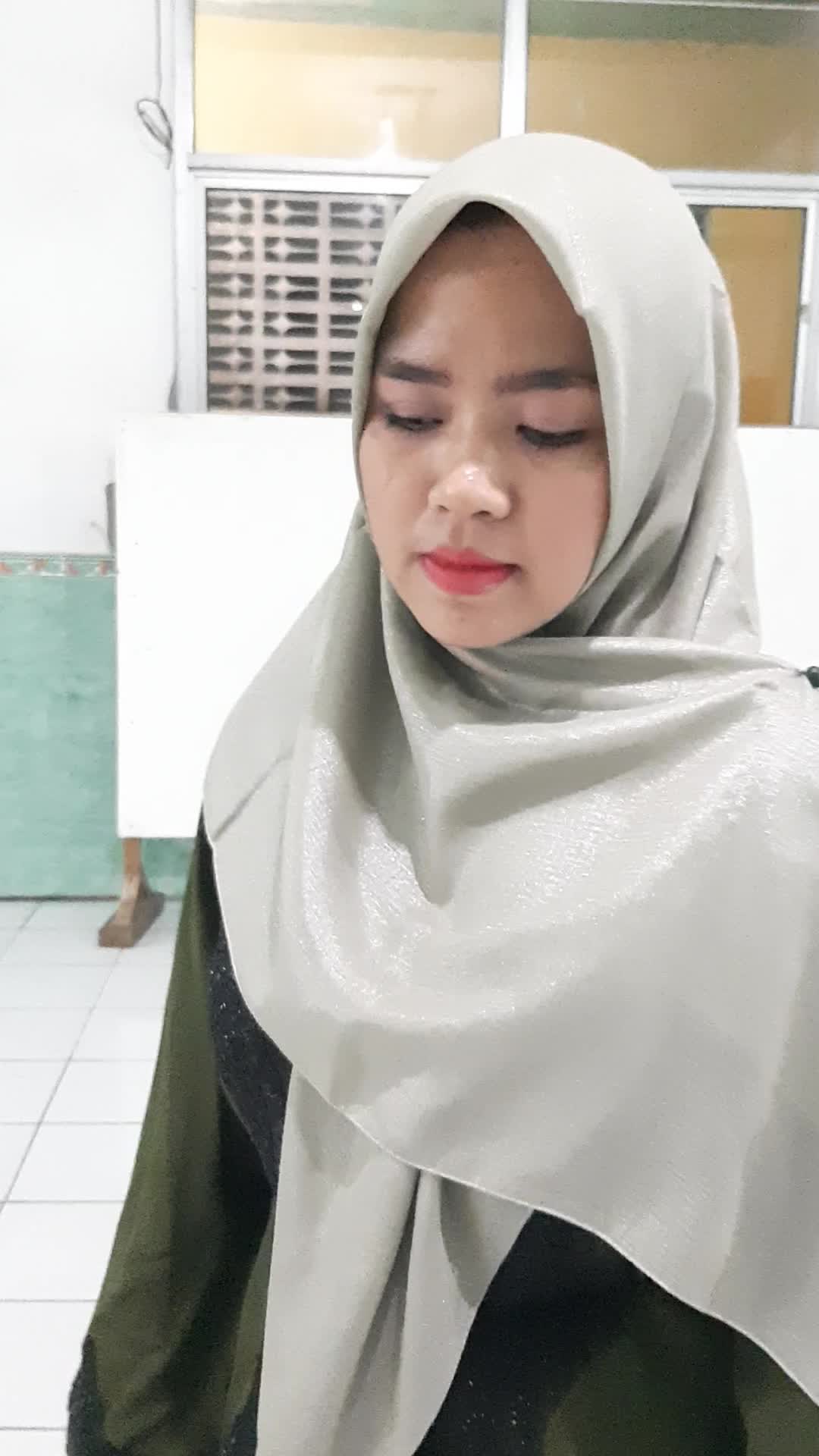 Meta Rachman 29 Th asal Kota karawang motivasi saya: ingin menyalurkan hobby saya yaitu menyanyi dan ingin sekali menjadi penyanyi terkenal.