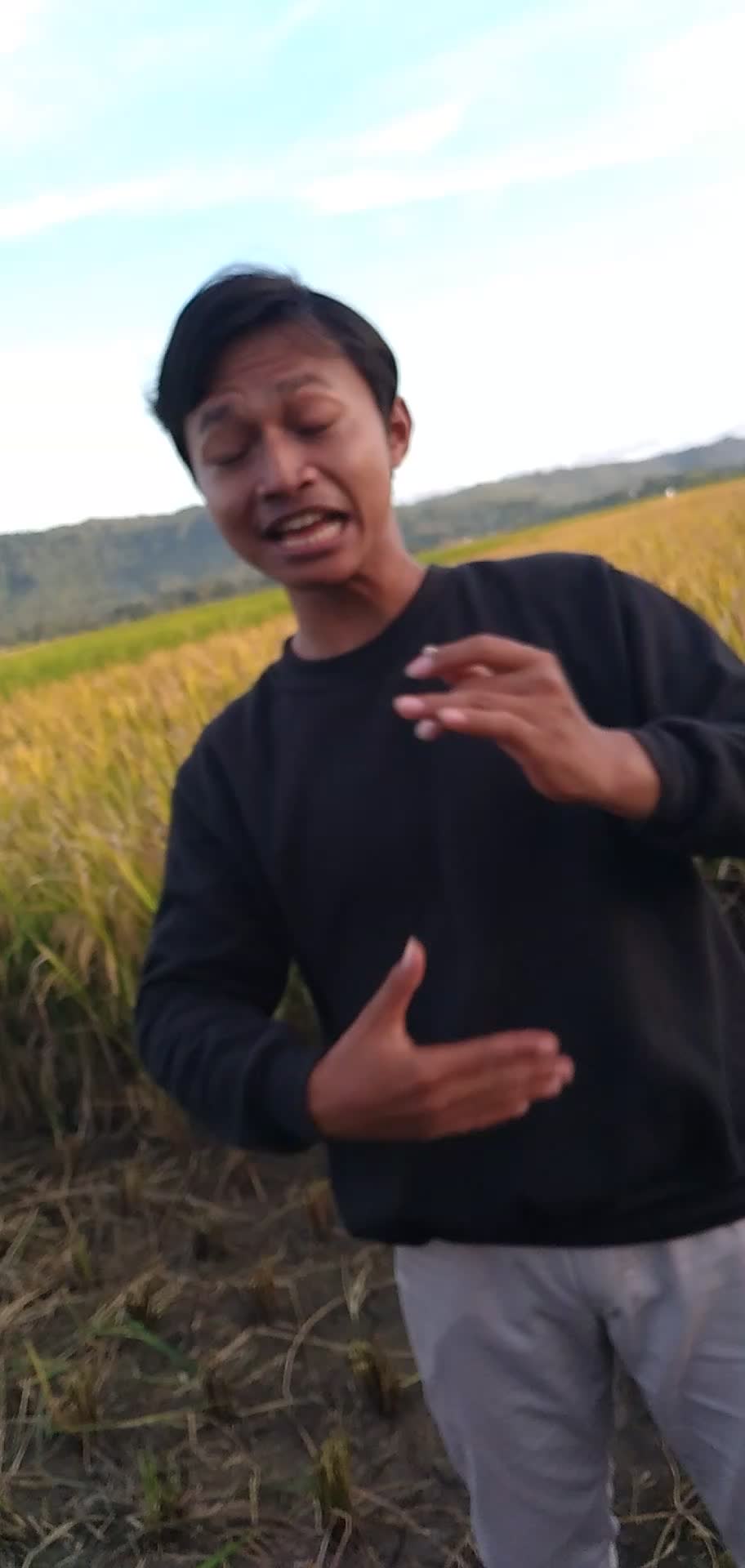 Nama: Tri Nana Saputra Umur : 21 Tahun : Lagu : Gulali : Hj Rhoma Irama #ONLINEAUDITIONRISINGSTARINDONESIADANGDUT 