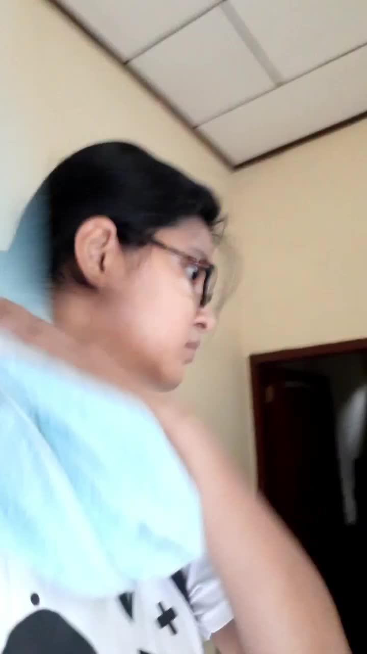 gak bisa biarin org hidup tenang, mau mandi juga diajak debat. hadehhh
