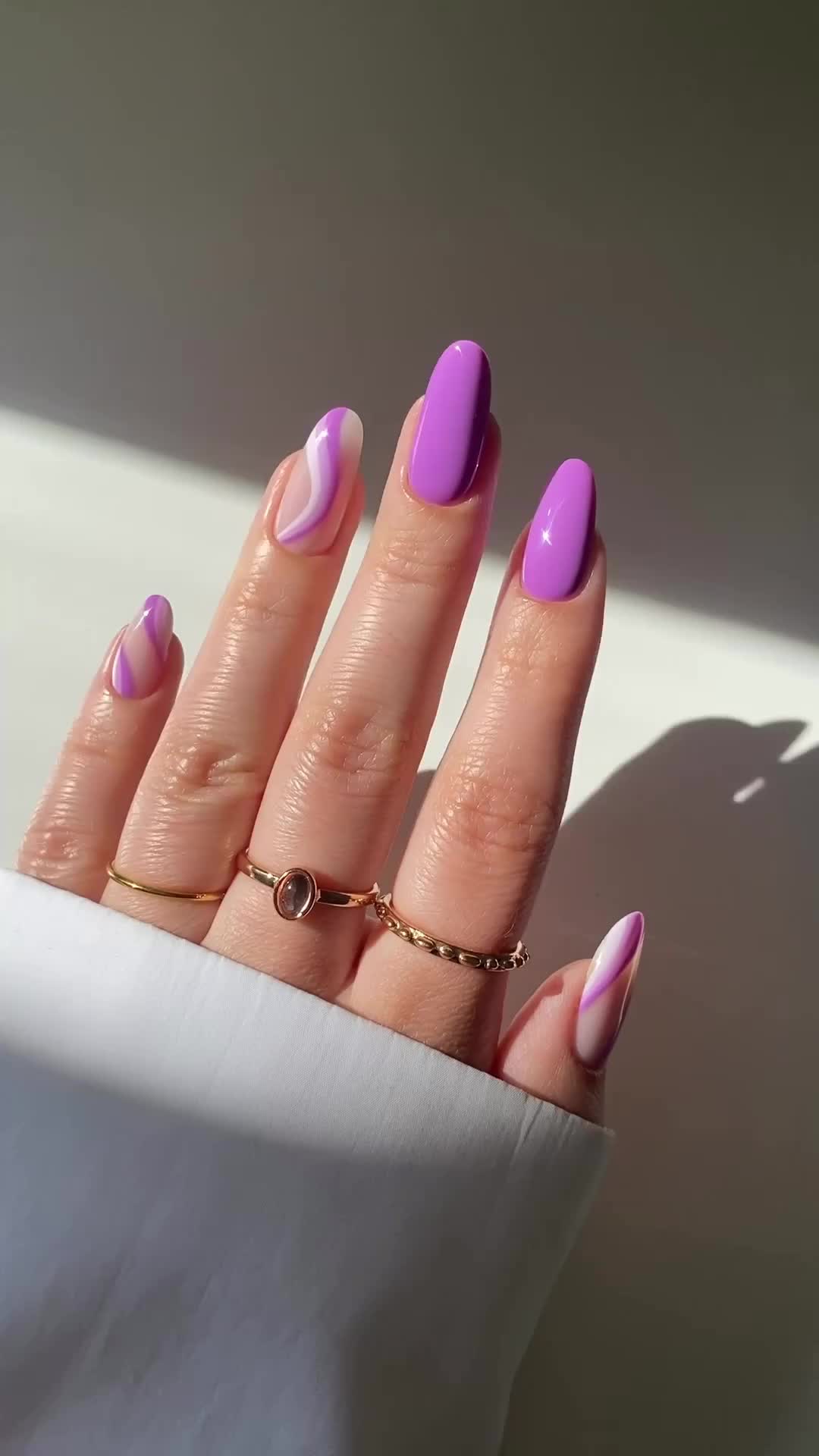 Ide bikin nail art buat yang suka warna unguu