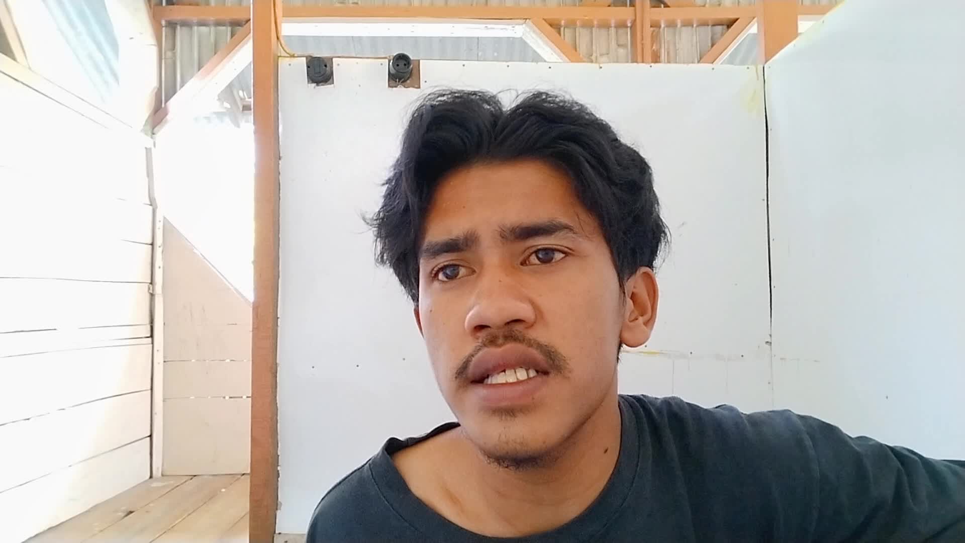 Nama rifan fitrah ramadhan,asal tasikmalaya umur 20 tahun judul lagu insyaalloh,semoga lolos #voiceoframadangtv 