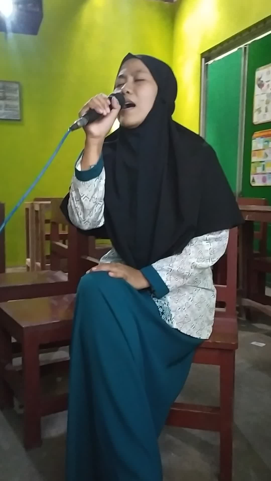 Nailulfauziyah_27tahun_Kediri_Allah-Allah aghitsna ya rosulallah