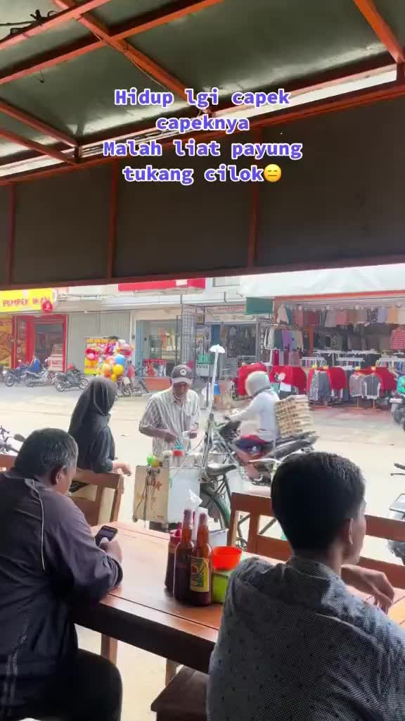 Payungnya Bikin Ngakak