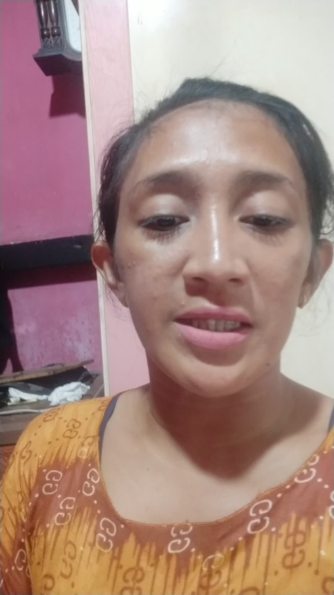 nama heny umur 31th asal pontianak singing benang biru #thesingingbeeindonesia#auditionlinthesingingbeeindonesia#