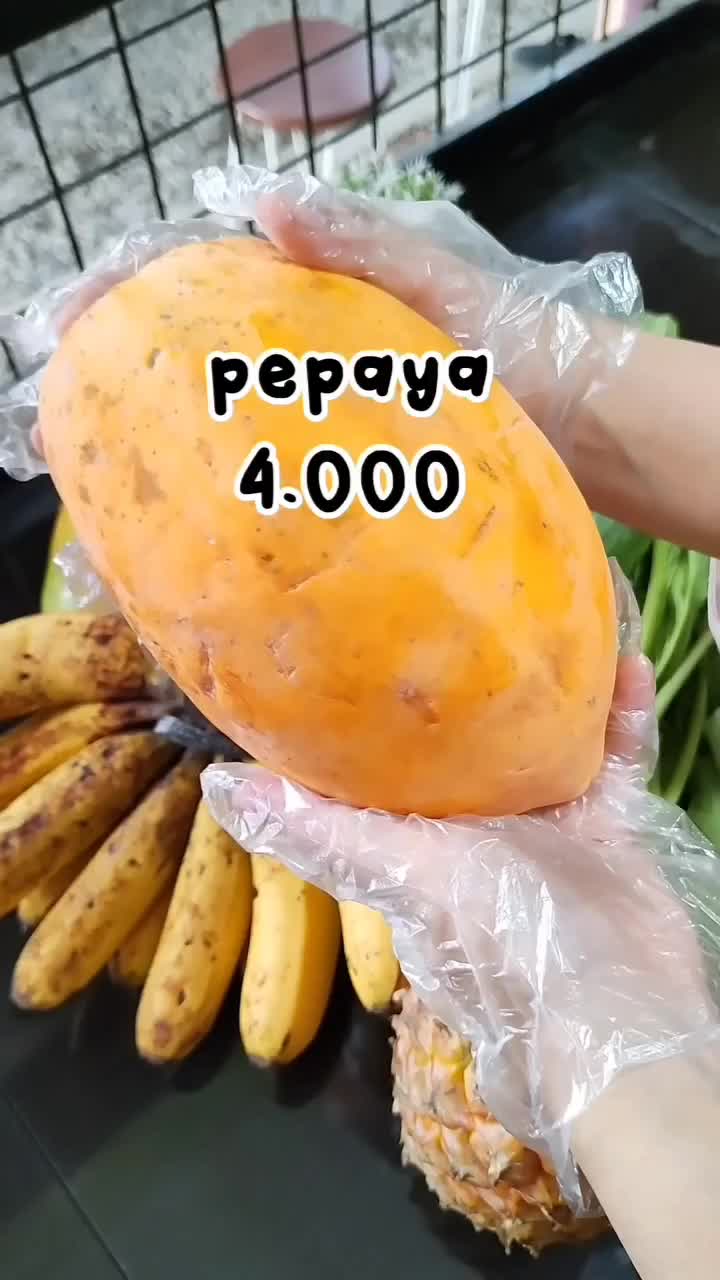 Prepare smoothies untuk 10hari yuk. Segini total 50ribu, plus udah dapat yakult 1 pack 