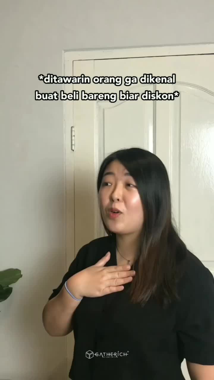 Banyak diskon nih di mall 😂 Salah satunya beli 2 dapet diskon 50% 🙌
