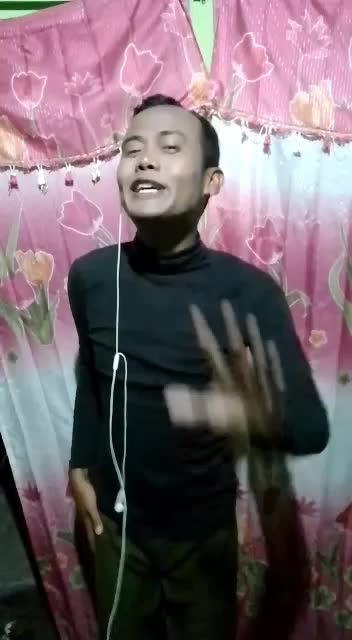 cover song Idola Cilik versi Abang abangnya... mantap jiwa..