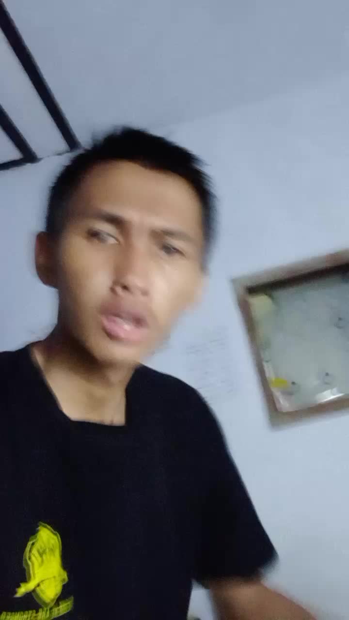 Siapa yang Pura-pura sih