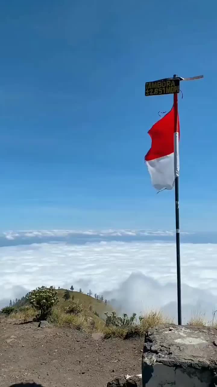 puncak Gunung Tambora, NTB