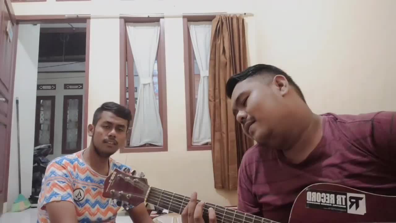 Roby & Lody - Mawar Jingga ( Juicy Luicy Cover )
