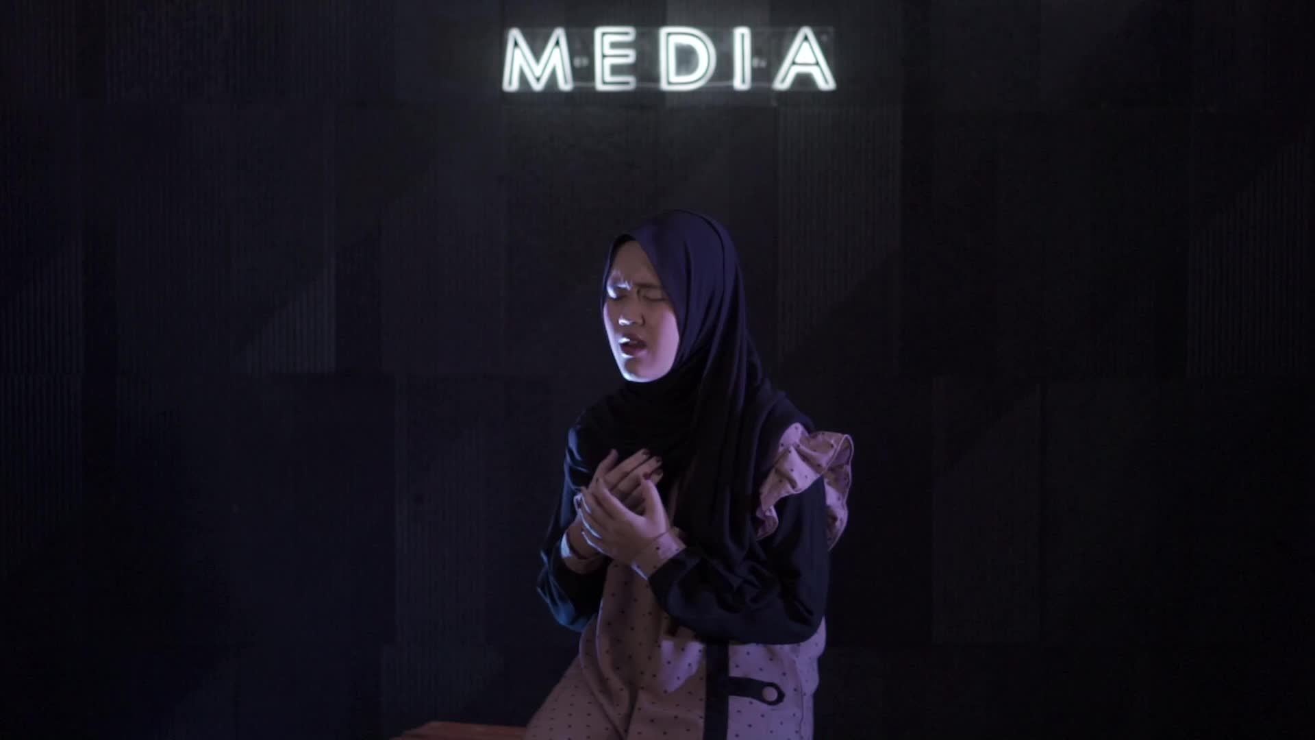 Muhasabah Cinta | Cover by Silmi Fuji Lestari - SMA Takhassus Al-Qur'an Wonosobo Jawa Tengah