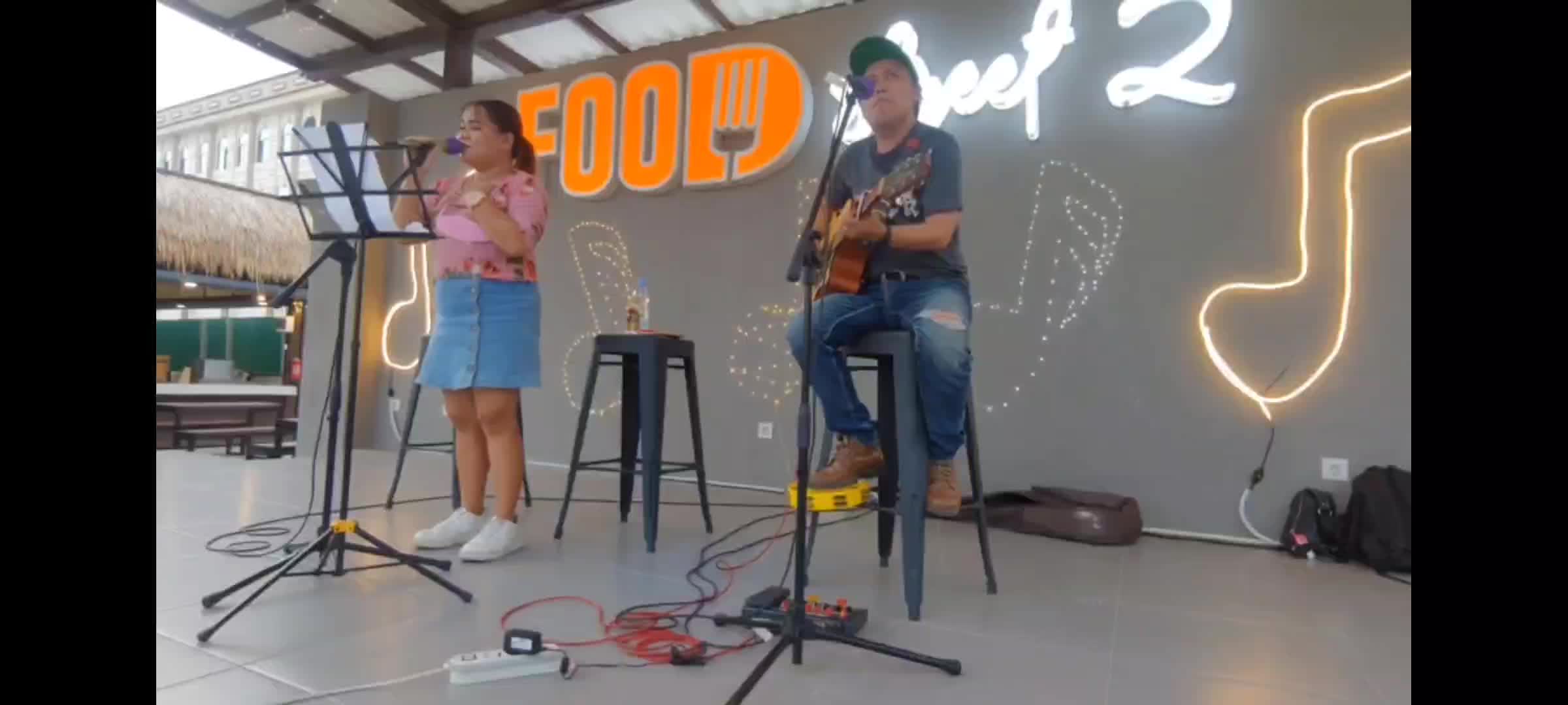 Tanpa batas waktu cover by putri and robby..baru kemaren di bawain..like and vote ya semua..terima kasih #ikatancinta#tanpabataswaktu