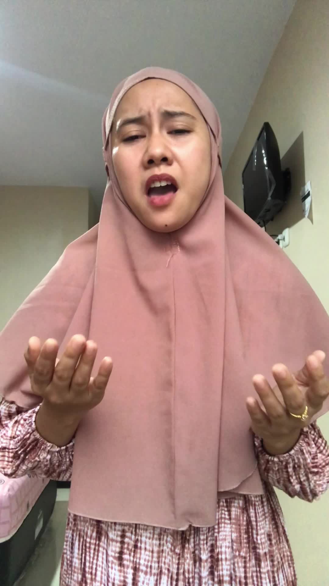 Rosana Suci Ramadhani Ba'amran_Umur 24 th_Asal kota Sengkang Sulawesi Selatan_Judul lagu Doaku