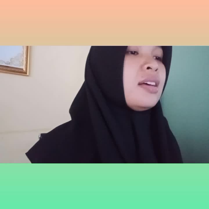 Farida muhaimin, 30 th asal kota Banyuwangi, membawakan lagunya Opick RAPUH.