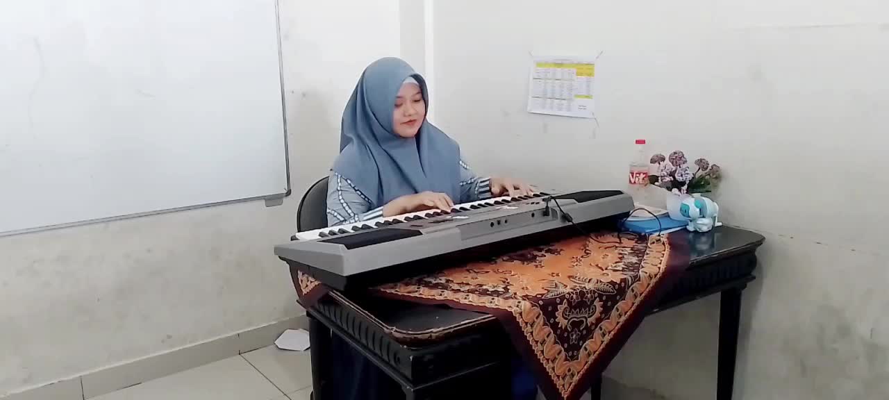 Halo teman² saya Ica dari Denpasar, kali ini saya ingin mencoba utk membawakan arransement ciptaan saya sendiri..