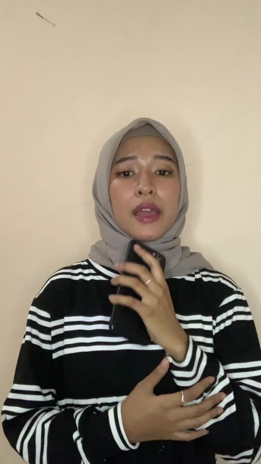 IDOL_XII SRI WULANDARI 23thn JAKARTA TIARA ANDINI-MENJADI DIA