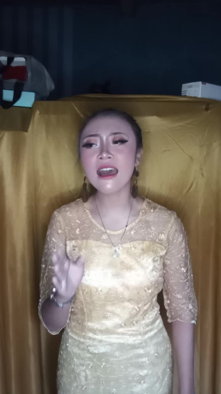TULSI, BANDUNG, (MENGEJAR BADAI) , INGIN MEMBANGGAKAN KEDUA ORANG TUA DAN TERKENAL #ONLINEAUDITIONRISINGSTARINDONESIADANGDUT 
