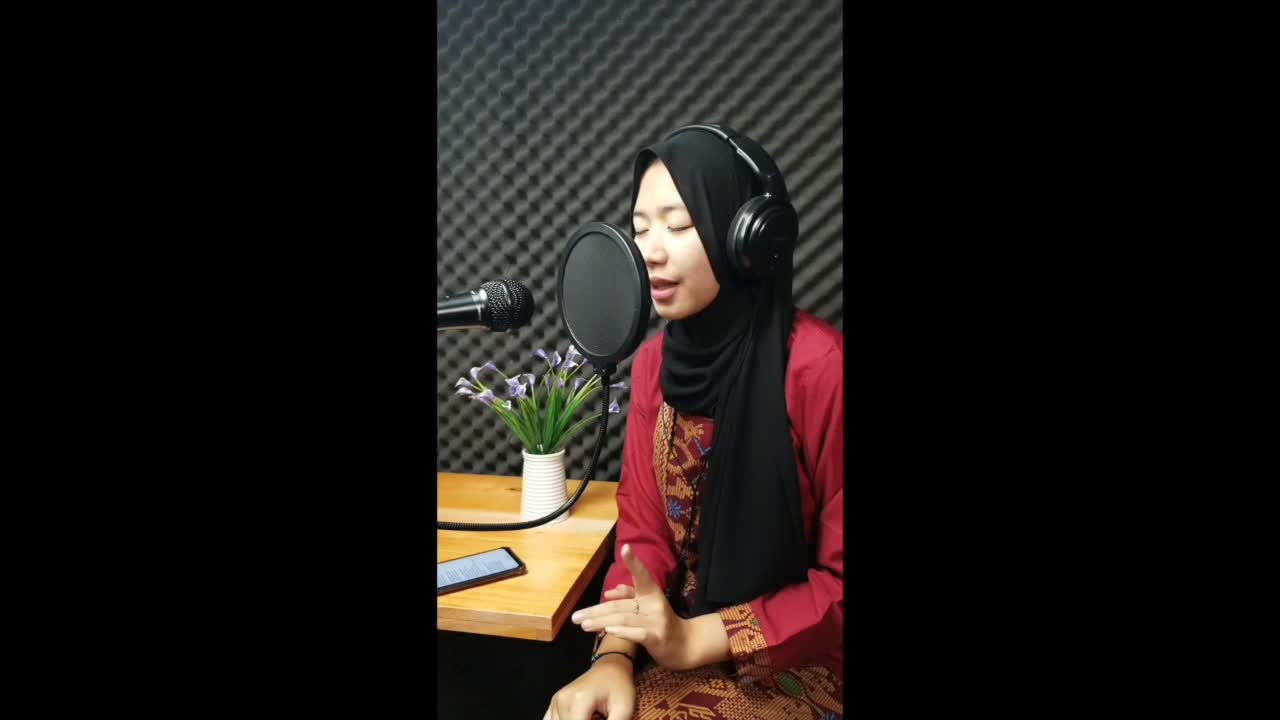 MI2022_DWI NOFA AGUSTIN_MENYANYI KAWIH SUNDA#audisionlinemi2022