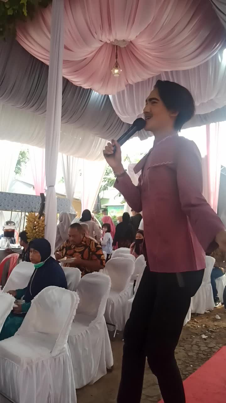 ahmad buhori 20 tahun ,kota bekasi