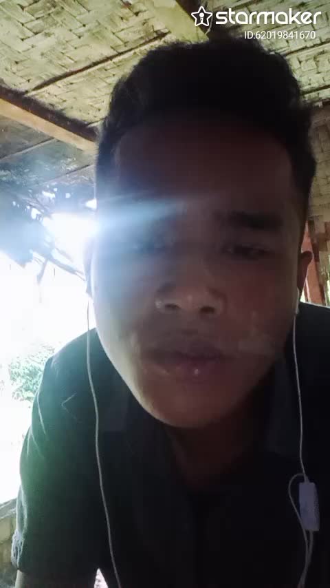 bissmillahiramanirahim. pengahyatan yg luar biasa kawan my best friend Starmaker#SHOW ME YOUR VOICE. DI VOTE YAH SODARA KU SEMUANYA MAKASIH