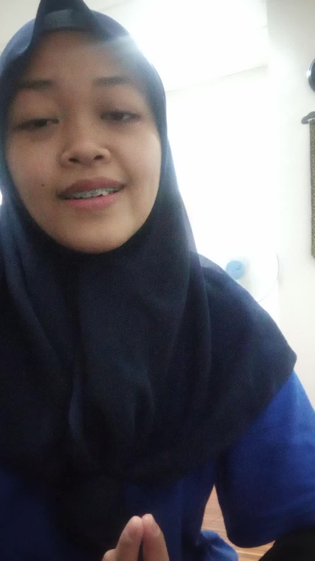 Nur Hikmah_22 tahun_Bogor_Aghitsna