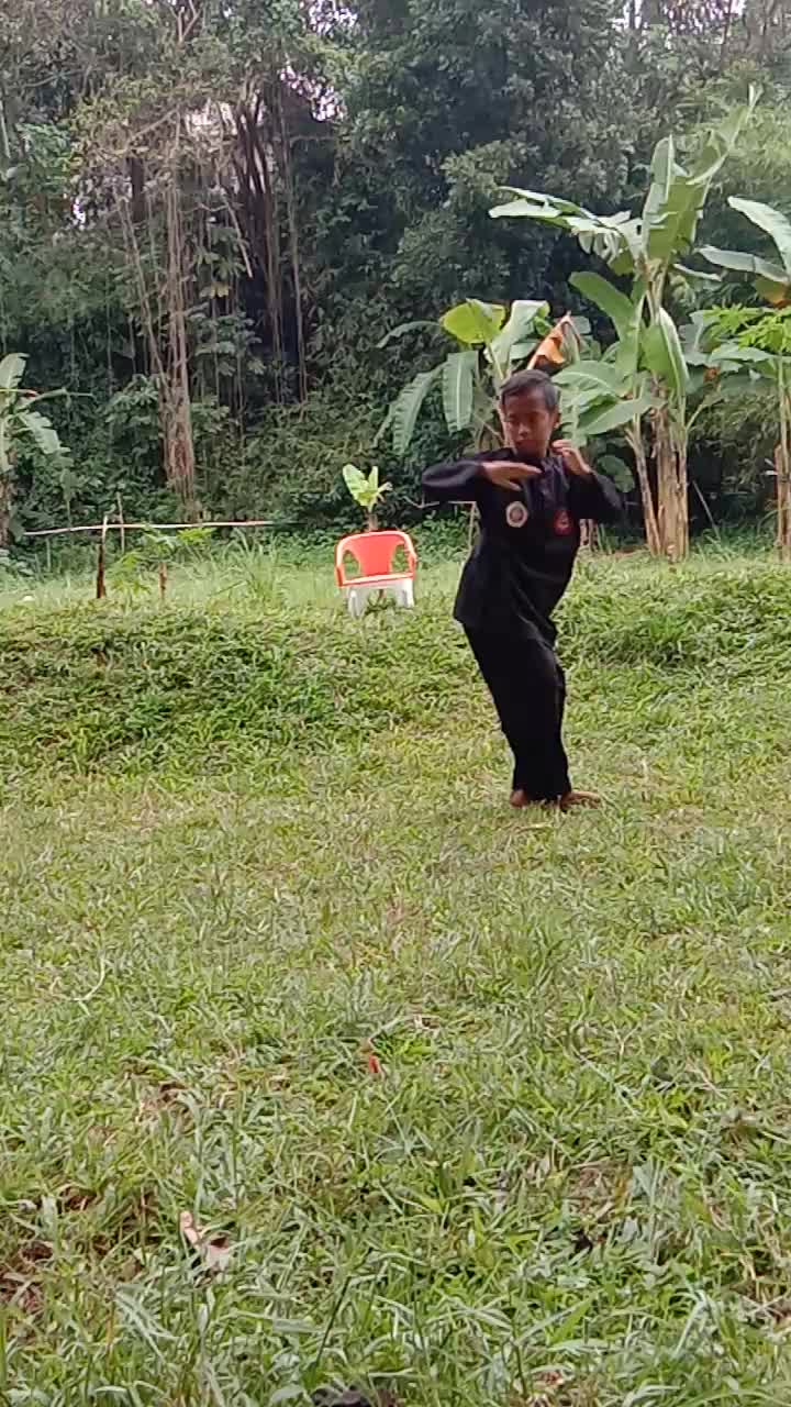 silat cimande @rctiplusofficial dengan hashtag #RCTIPlusShowYourTalent #HomeOfTalentRCTIPlus