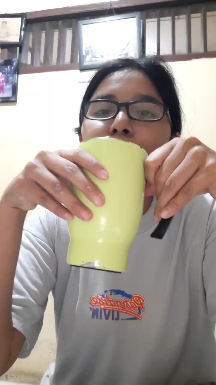 minumnya blm abis, masa disuruh pulang?