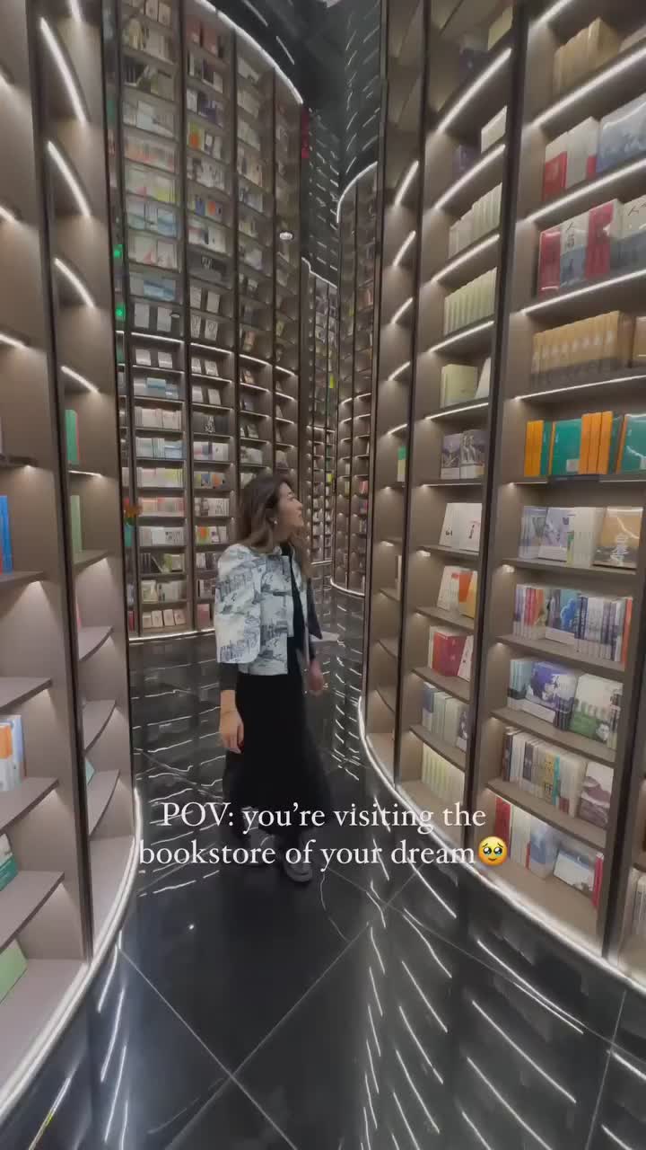 Toko bukunya keren banget