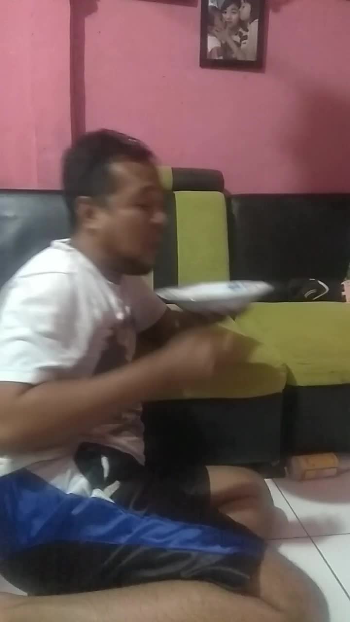 ngomel mulu aah Abang hihihihi
