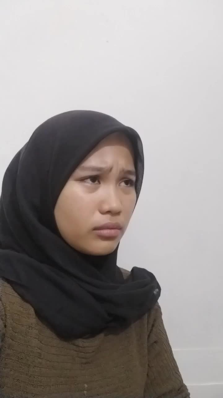 pas banget abis disakitin sekalian ngeluapin.. kenapa si kamu jahat bangettttttt!!!!!! 