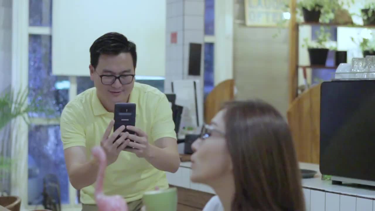 Kamu ngapain aja klo di coffee shop?!!!