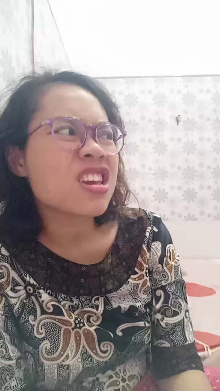 somsek ih kagak mau mampir dulu liat ak huft 