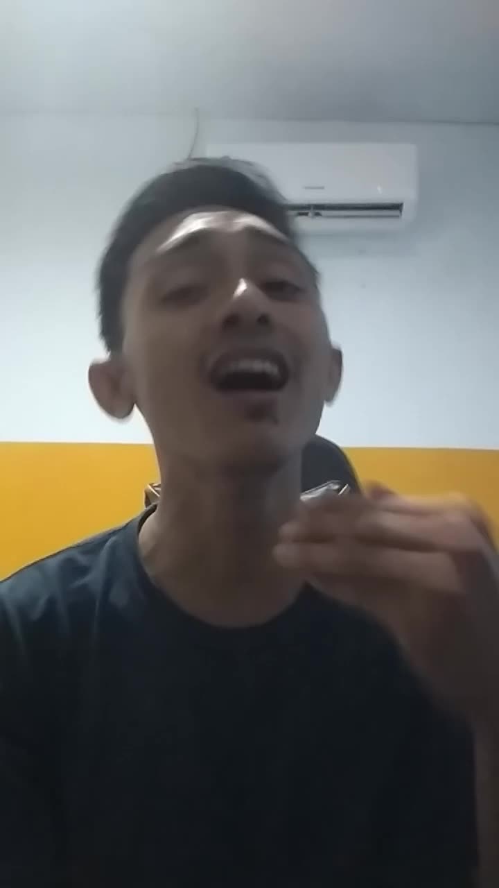 kdi 2022/ Riko febrian/25thn/pekanbaru/Riau/lagu/pelaminan kelabu #audisi online kdi 2022