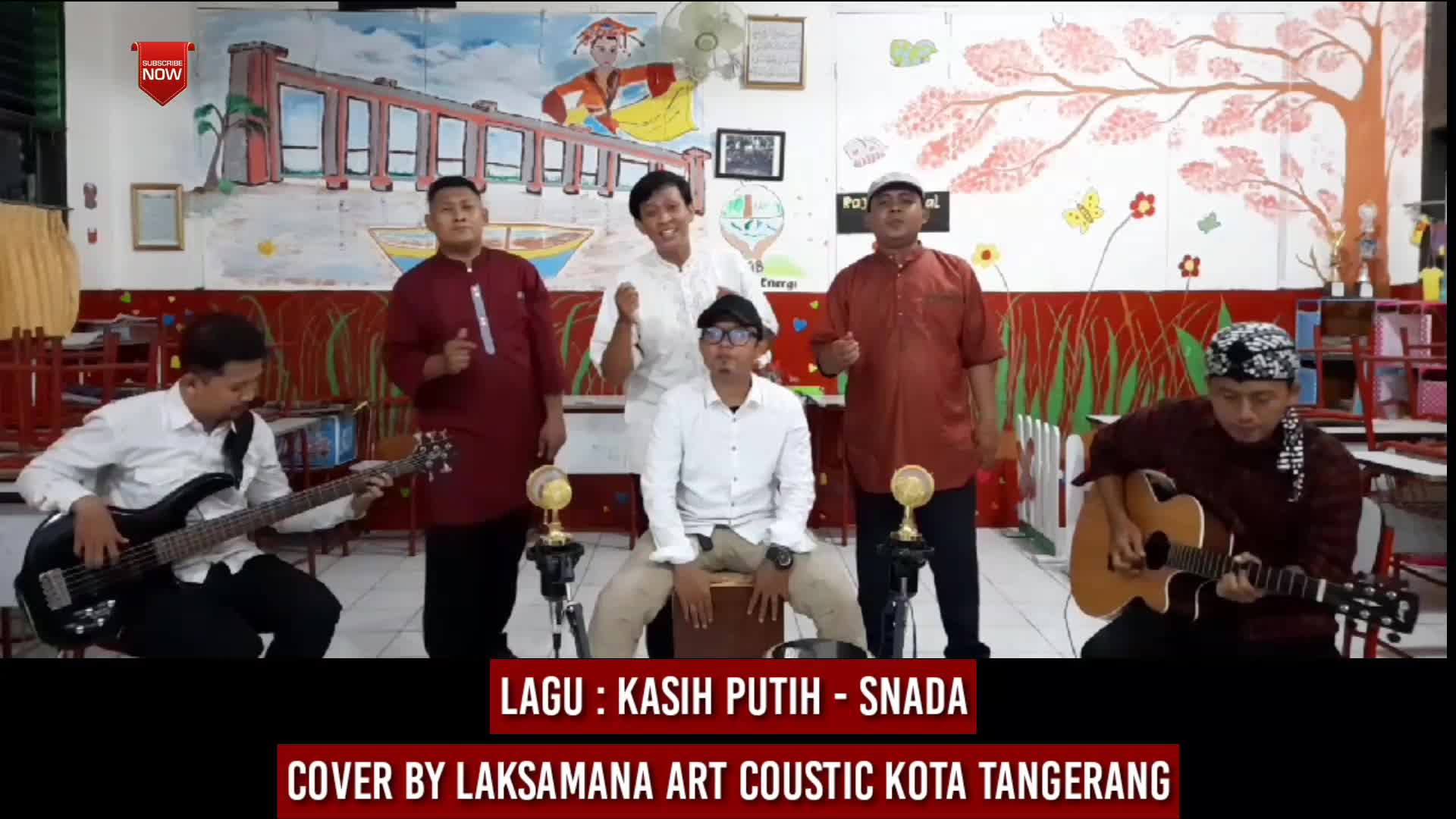 Lagu : Kasih Putih by Snada. Cover By : Laksamana Art Coustic Kota Tangerang. Semog dengan kasih putih damai untuk semuanya aamiin