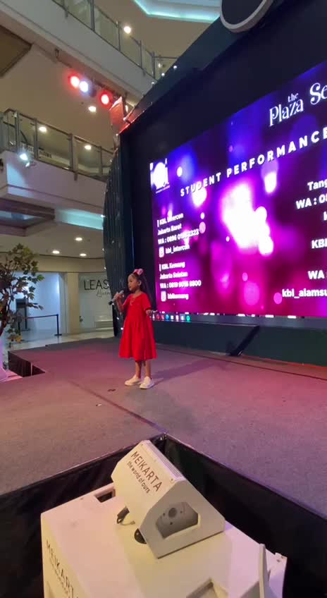 AMAZING Teresa 8th sing talking to the moon by bruno mars.  instagram@teresa_sylviliana, youtube@TeresaOfficial17, tiktok@teresasylviliana, 
