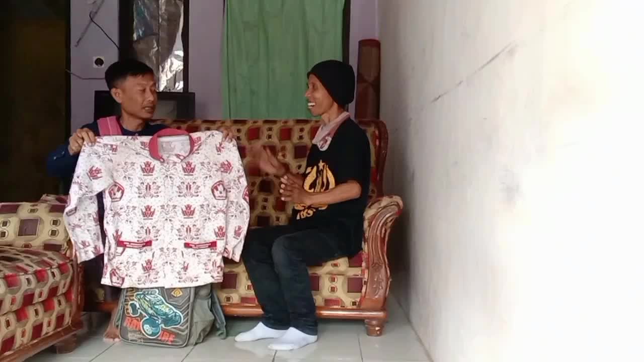 nama : ade laskar & acil (grup Alaskancil) tasikmalaya, judul : jualan keliling, bismilah semoga lolos, mohn dukunganya tks..